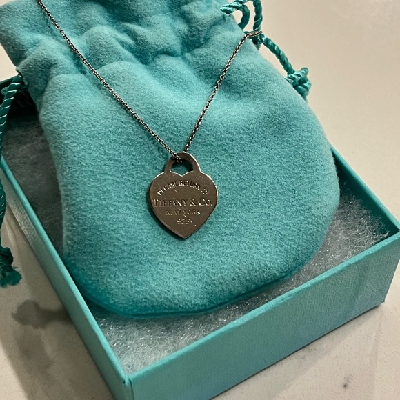 Tiffany & Co Return to Tiffany Necklace - Picture 1 of 4